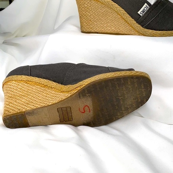 Toms Gray Espadrilles Canvas Top Heel Sandals Peep Toe size 7 - Picture 5 of 6